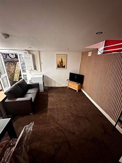 Property To Rent In Cardigan Road, Headingley, LS6