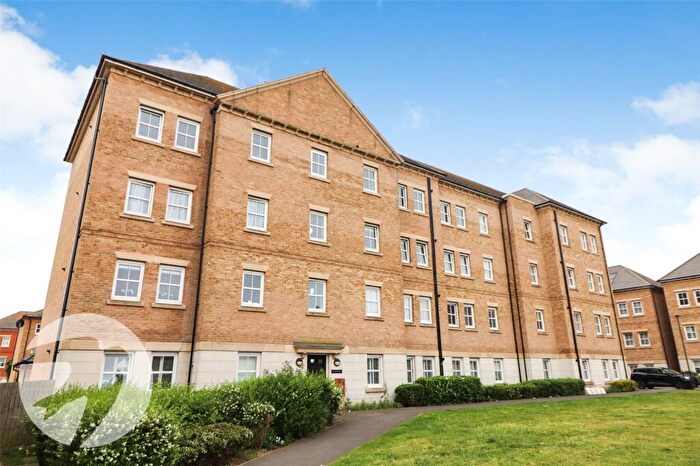 2 Bedroom Flat For Sale In Crystal Court, Rainbow Road, Erith, DA8