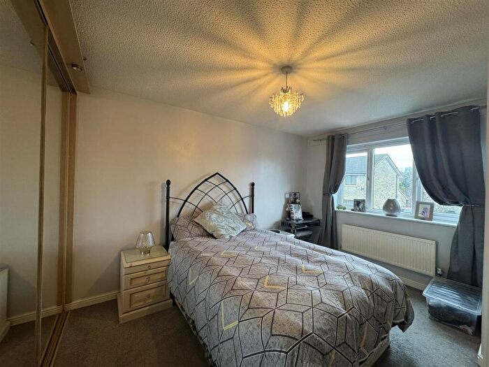 4 Bedroom Detached House For Sale In Valemount, Hadfield, Glossop, SK13