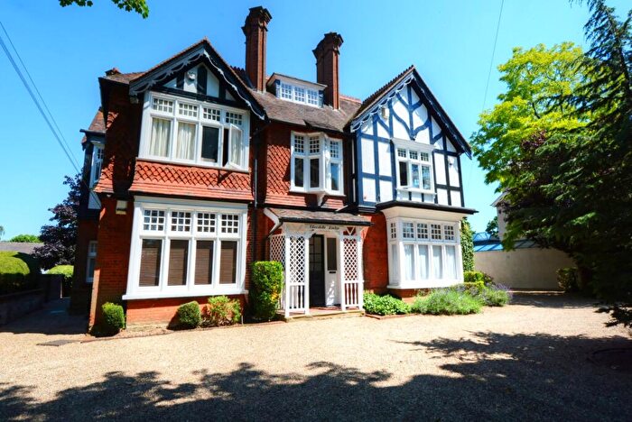 2 Bedroom Flat To Rent In Ray Park Avenue, Maidenhead, Berkshire, SL6