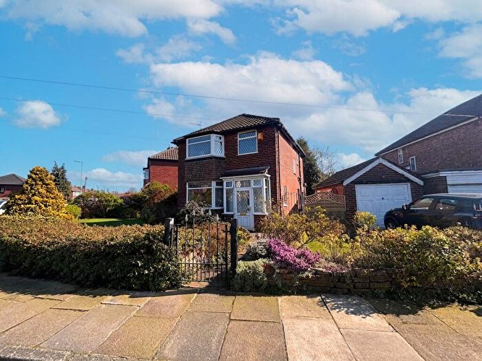 3 Bedroom Detached House For Sale In Edenfield Lane, Worsley, M28