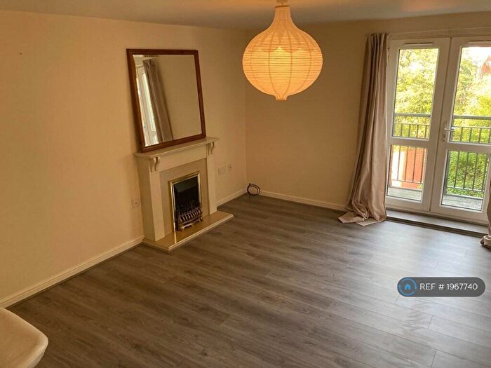2 Bedroom Flat To Rent In Sandy Lane, Coventry, CV1