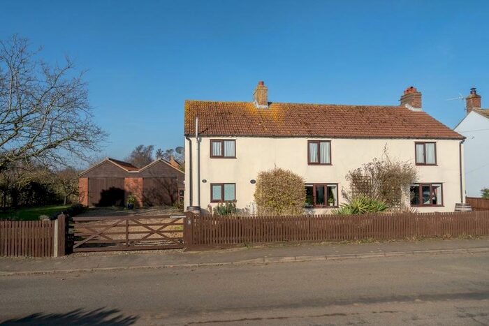 4 Bedroom Cottage For Sale In Mutford, NR34