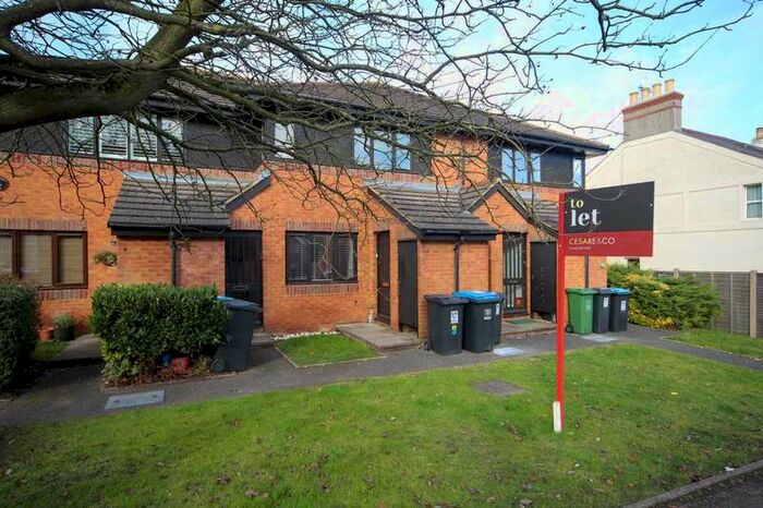 1 Bedroom Apartment To Rent In Longfield Road, HP23