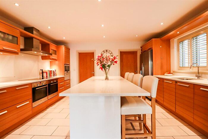 4 Bedroom Detached House For Sale In The Old Pound, Wootton, Abingdon, OX13
