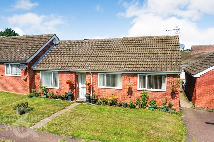 3 Bedroom Semi-Detached Bungalow For Sale In Maltings Drive, Harleston, Suffolk, IP20
