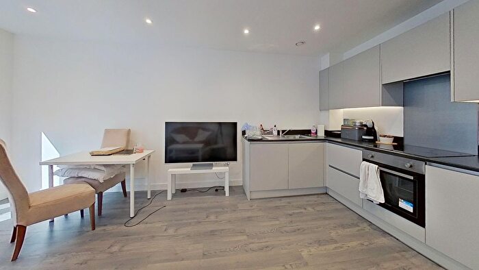 1 Bedroom Flat To Rent In Alexandra Apartments Willow Road, Burley, Leeds, West Yorkshire, LS4