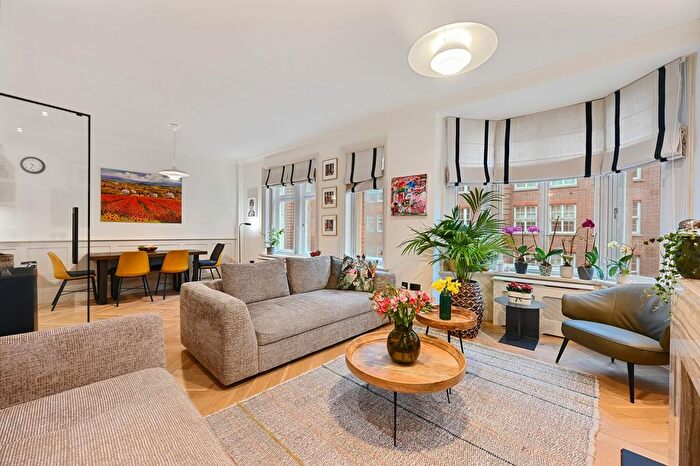 2 Bedroom Flat To Rent In Berkeley Street, London, W1J