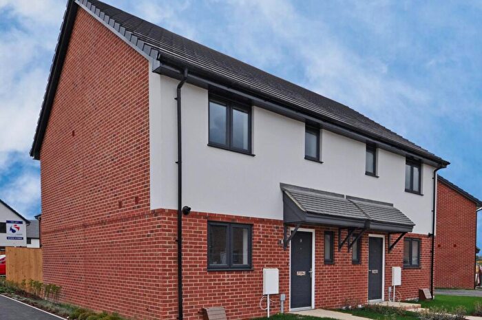 3 Bedroom Semi Detached House To Rent In Spindle Way, Hardwicke, Gloucester, GL2