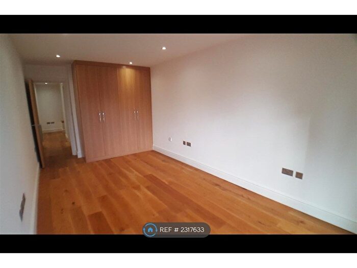 2 Bedroom Flat To Rent In Addington Road, South Croydon, CR2