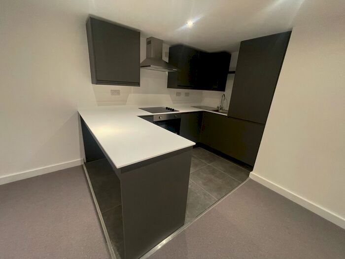 2 Bedroom Flat To Rent In High Street, Bromsgrove, B61