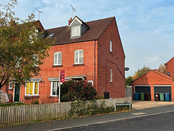 4 Bedroom Town House To Rent In Navigation Loop, Stone, ST15