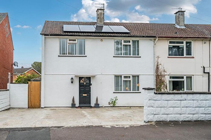 3 Bedroom End Of Terrace House For Sale In Giles Road, Oxford, OX4
