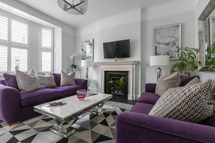 1 Bedroom Flat For Sale In Chandos Road, Broadstairs, CT10