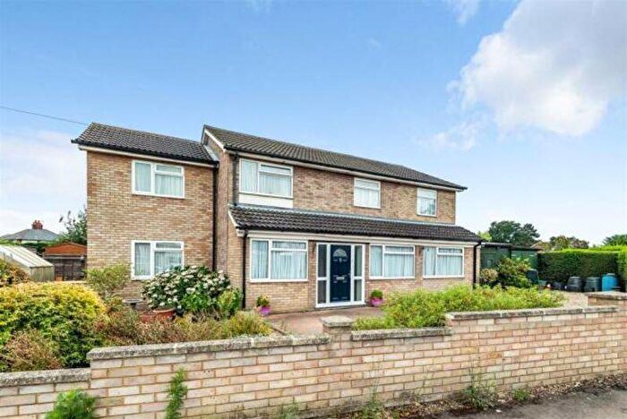 4 Bedroom Detached House For Sale In Manor Way, Cotton End, MK45