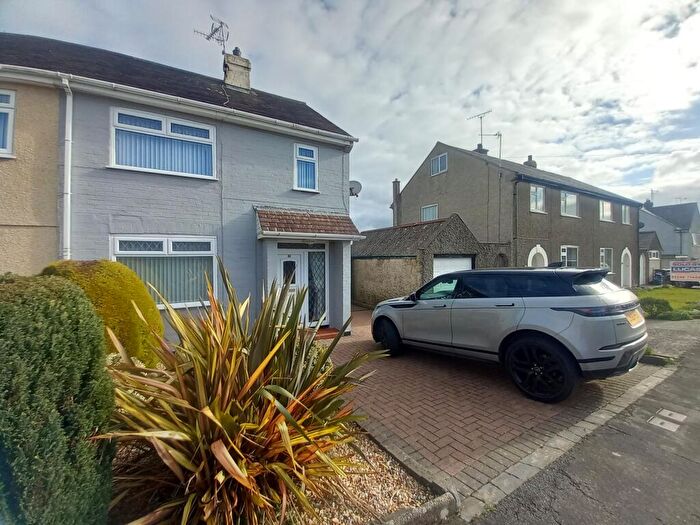 2 Bedroom House To Rent In Lon Y Bryn, Menai Bridge, LL59