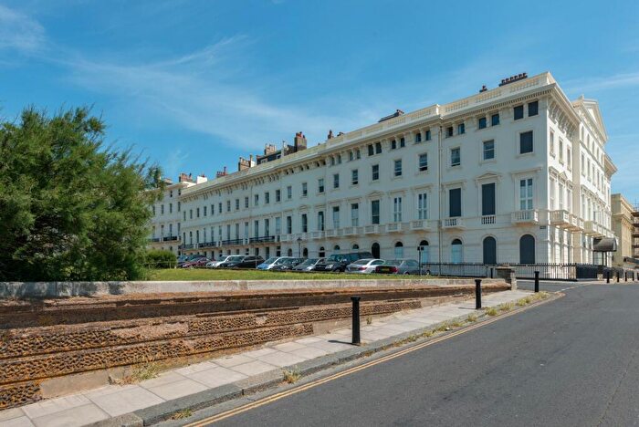 3 Bedroom Flat For Sale In Adelaide Crescent, Hove, East Sussex, BN3