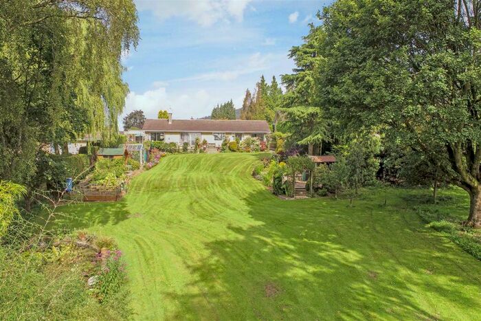 3 Bedroom Bungalow For Sale In Bar Road, Curbar, Hope Valley, S32