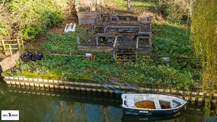 1 Bedroom Detached House For Sale In **Riverside Investment Opportunity, With Ft Mooring** Toadhall, Water Lane, MK41