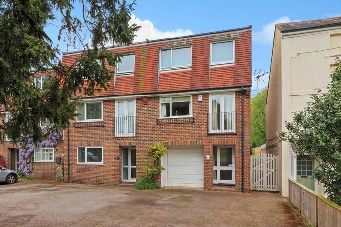 3 Bedroom Terraced House For Sale In Yew Tree Court, Canterbury, CT3