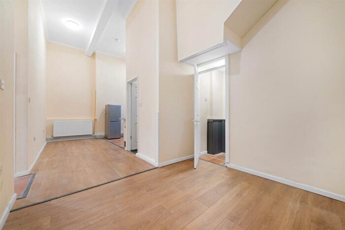 2 Bedroom Flat To Rent In Dartford Street, London, SE17