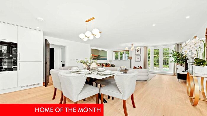 2 Bedroom Apartment For Sale In The Residence, Brooklands Road, Weybridge, KT13