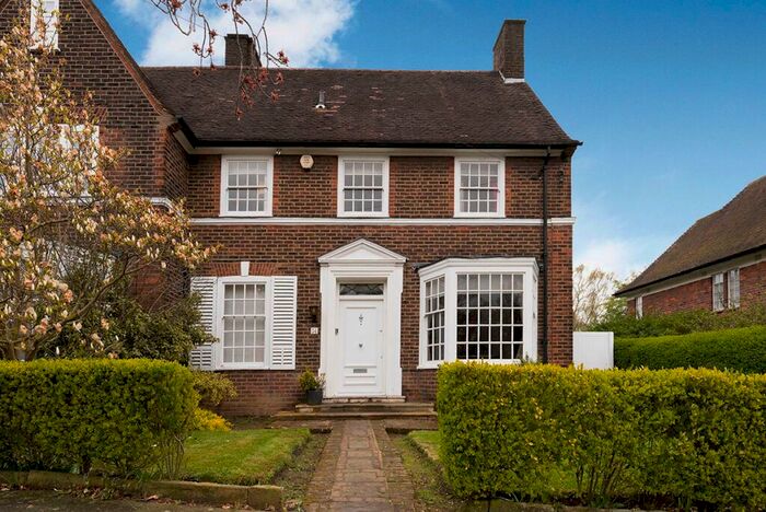 4 Bedroom Semi-Detached House To Rent In Gurney Drive, Hampstead Garden Suburb, London, N2