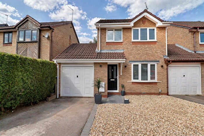 3 Bedroom Link Detached House To Rent In Melbourne Crescent, Stafford, ST16