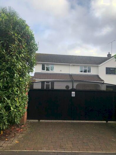 2 Bedroom Detached House To Rent In Routh Lane, Reading RG30