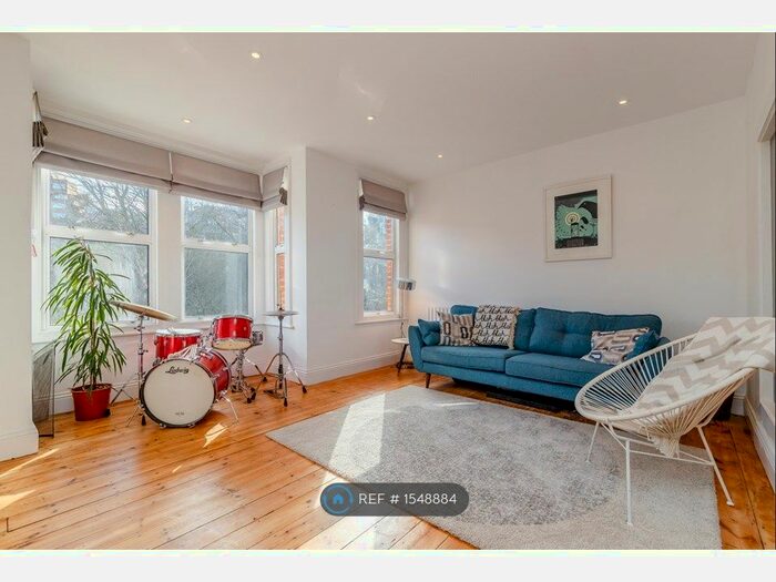 3 Bedroom Flat To Rent In Dunstans Road, London, SE22