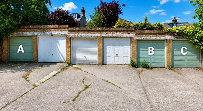 Garage / Parking For Sale In Middle Road, Berkhamsted, HP4