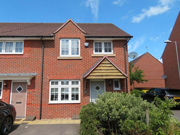 3 Bedroom House To Rent In Loughton, IG10