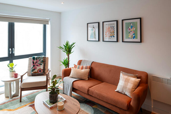 1 Bedroom Flat To Rent In Saxton Lane, Leeds, West Yorkshire, LS9