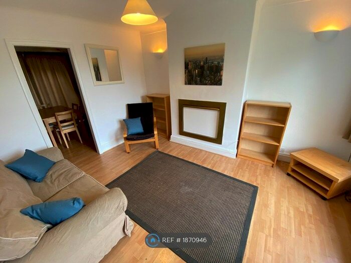 3 Bedroom Semi-Detached House To Rent In Shire Oak Road, Leeds, LS6