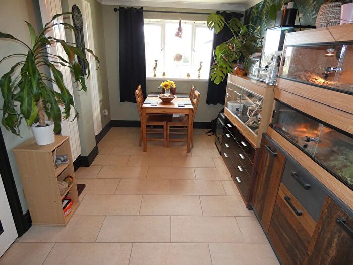 4 Bedroom Detached House For Sale In Greenwood Drive, Cimla, Neath., SA11