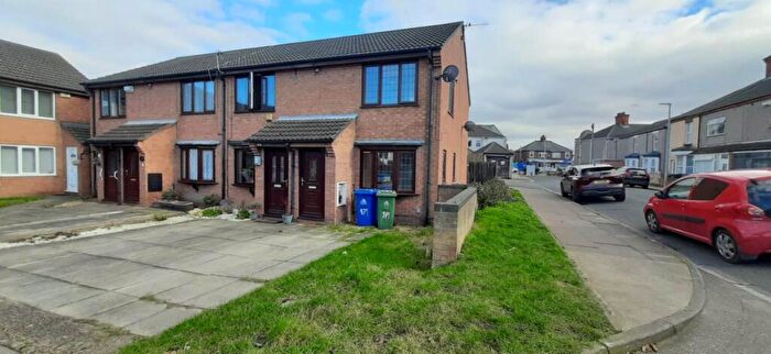 2 Bedroom End Of Terrace House To Rent In Castle Court Castle Street, Grimsby, DN32