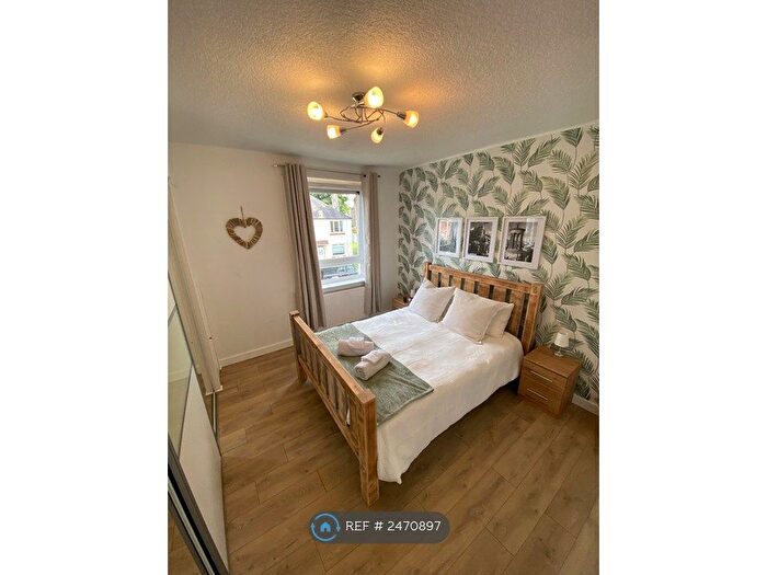 2 Bedroom Flat To Rent In Stenhouse Avenue, Edinburgh, EH11