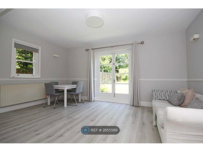 2 Bedroom Flat To Rent In Madeley Road, London, W5