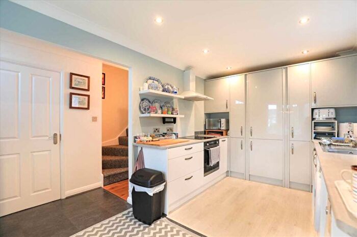 3 Bedroom Semi-Detached House For Sale In York Close, Burton Latimer, NN15