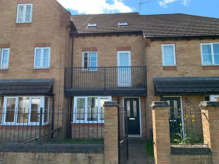 3 Bedroom Terraced House To Rent In Harveys Close, Spalding, PE11
