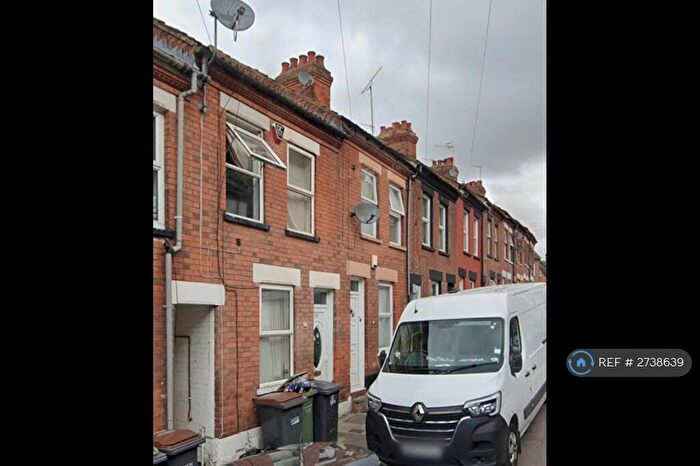 2 Bedroom Terraced House To Rent In Hartley Road, Luton, LU2