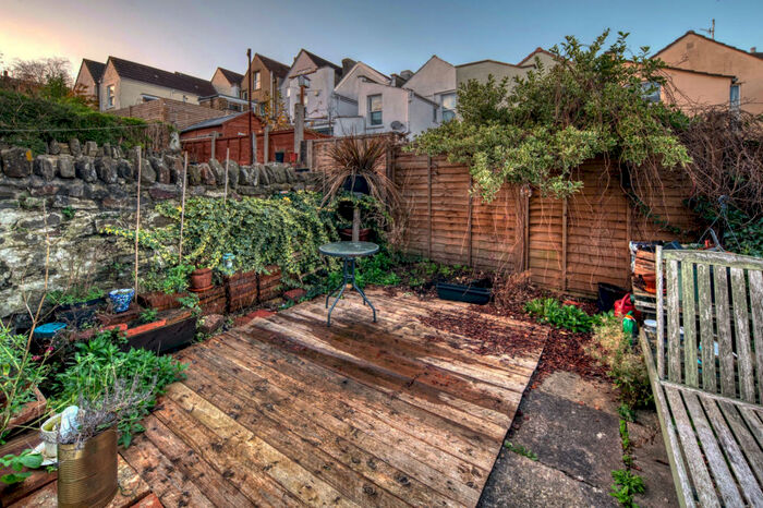 4 Bedroom Terraced House To Rent In Upper Perry Hill, Bristol, BS3