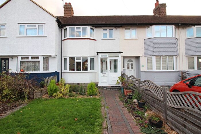 3 Bedroom Terraced House For Sale In Buckland Way, Worcester Park, KT4