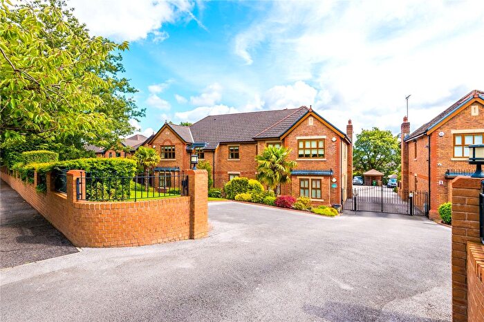 2 Bedroom Flat To Rent In Cherry Gardens, Heaton, Bolton, BL1
