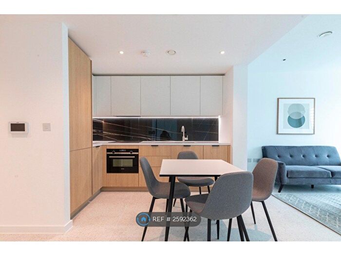 Studio To Rent In Bouchon Point, London, E1