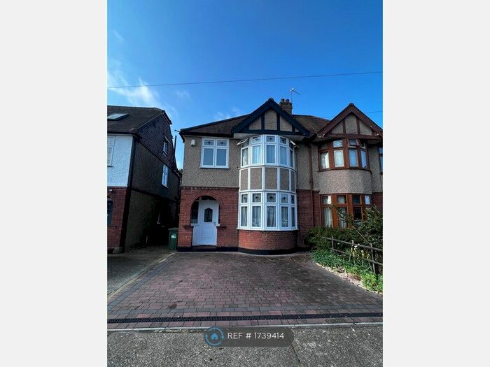3 Bedroom Semi-Detached House To Rent In Devonshire Road, Hornchurch, RM12