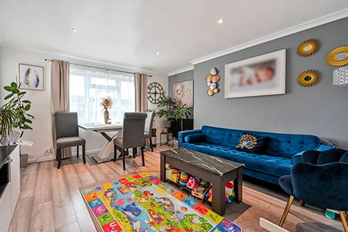 3 Bedroom Flat To Rent In Stuart Road, Ham, Richmond, TW10