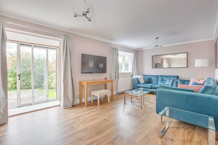 4 Bedroom Detached House For Sale In Redshots Close, Marlow, Buckinghamshire, SL7