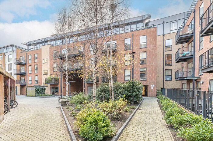 1 Bedroom Flat To Rent In Milles Square, London, SW9