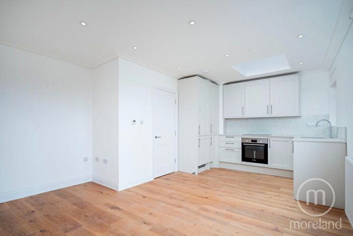 1 Bedroom Flat To Rent In Clifton Gardens, London, NW11